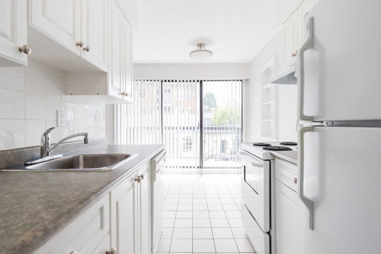 Royale - Photo 5 of 5