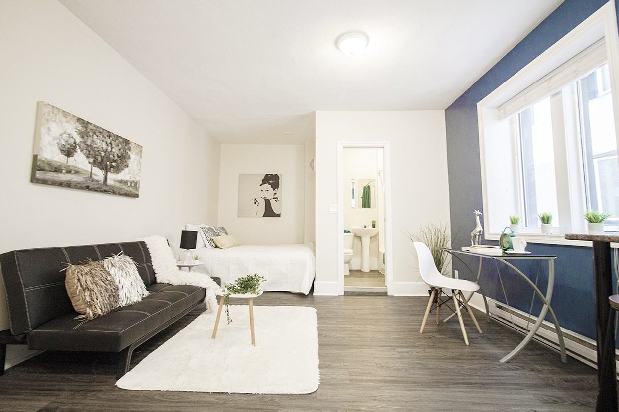 University Manor I & II - Photo 3 of 12