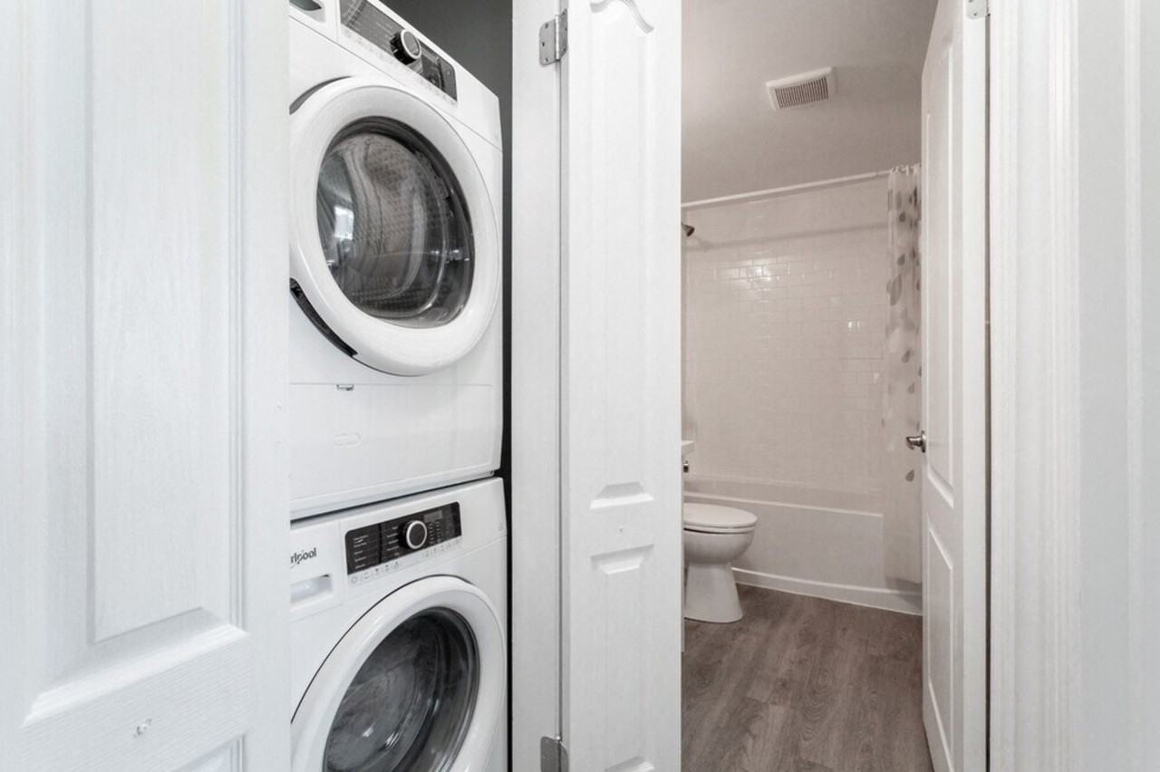 150 Bay Street South - Photo 3 of 11