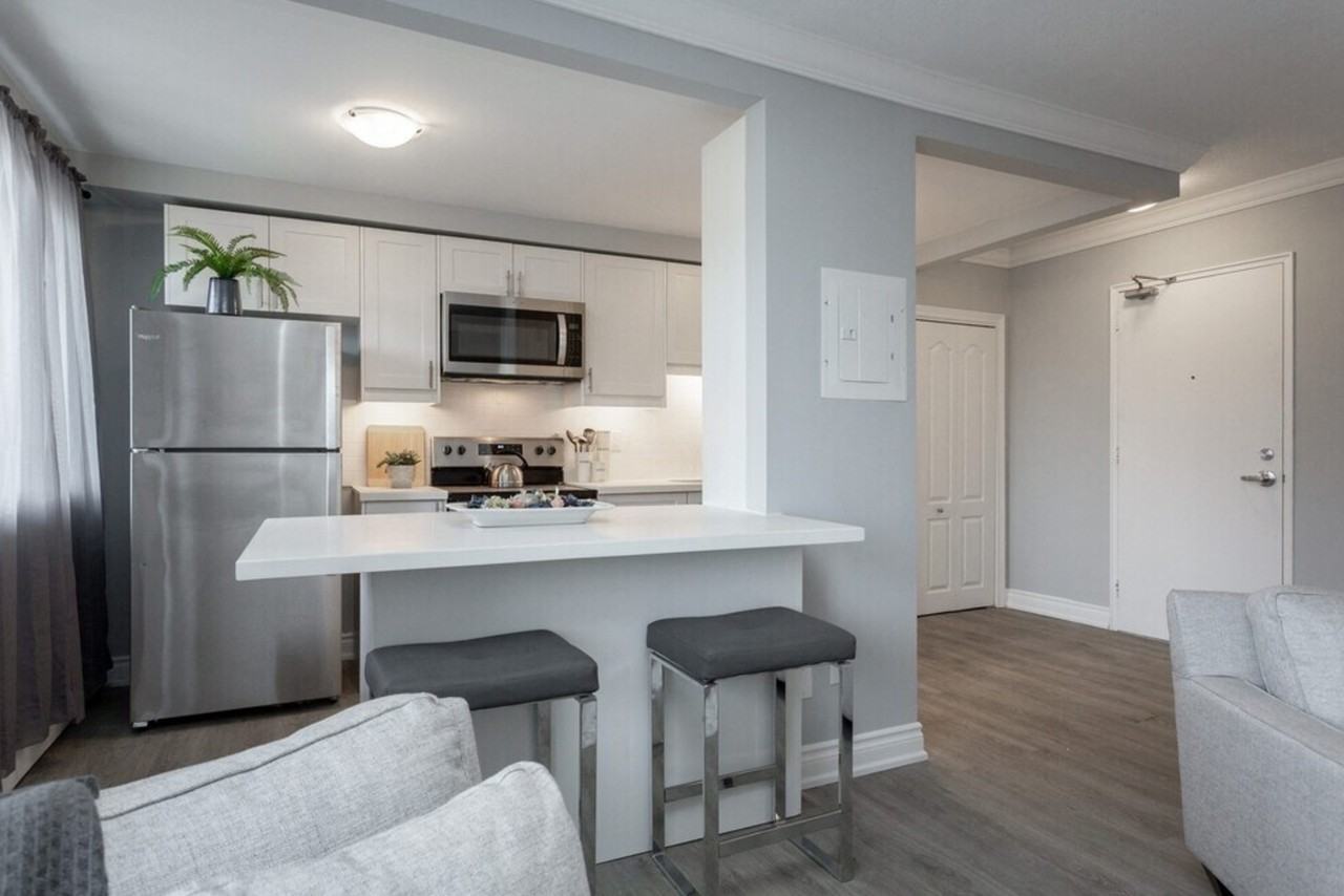 150 Bay Street South - Photo 6 of 11