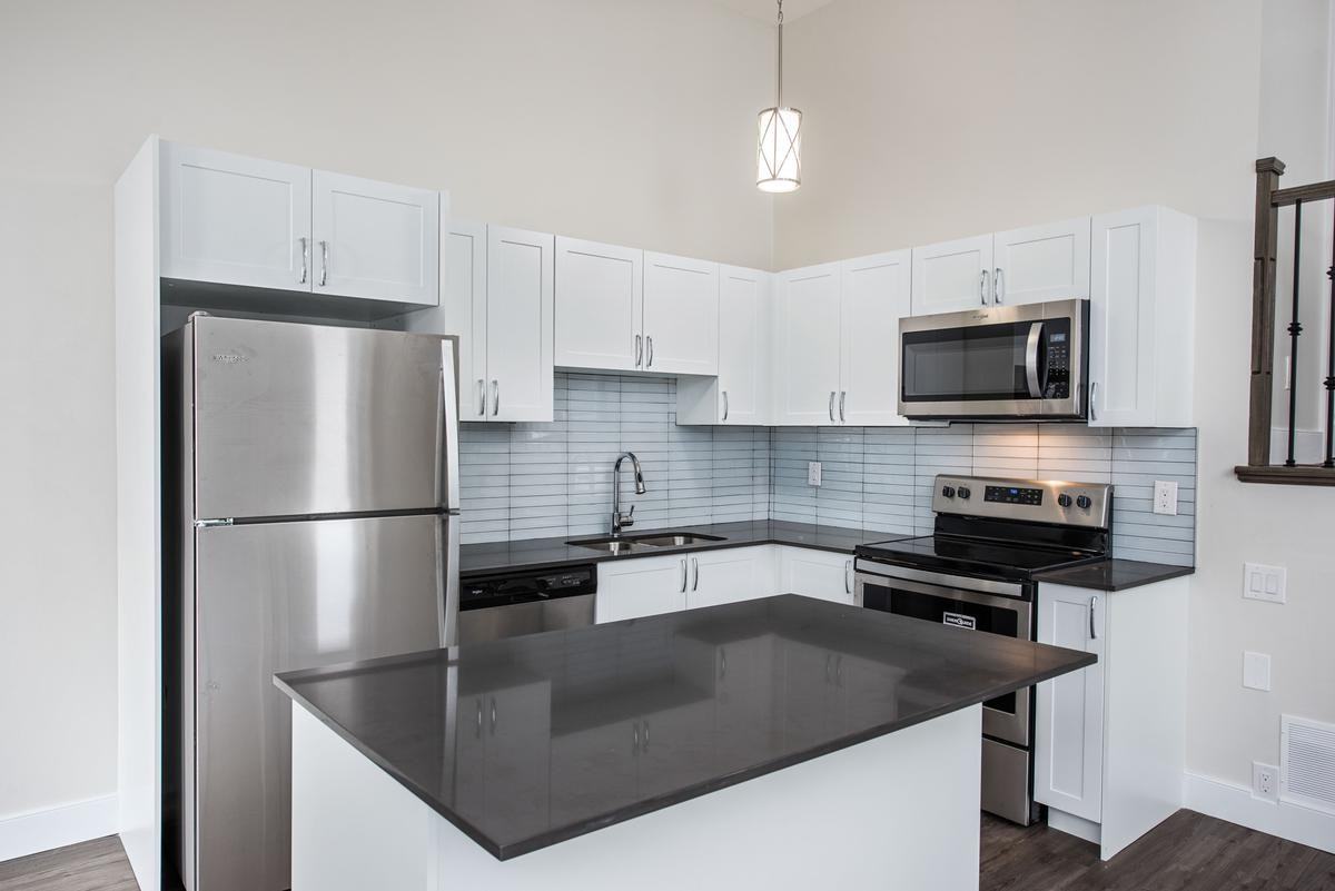 1539 - 1647 Williamsport Drive - Photo 3 of 22