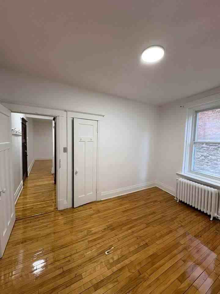 225 Melville - Photo 5 of 26