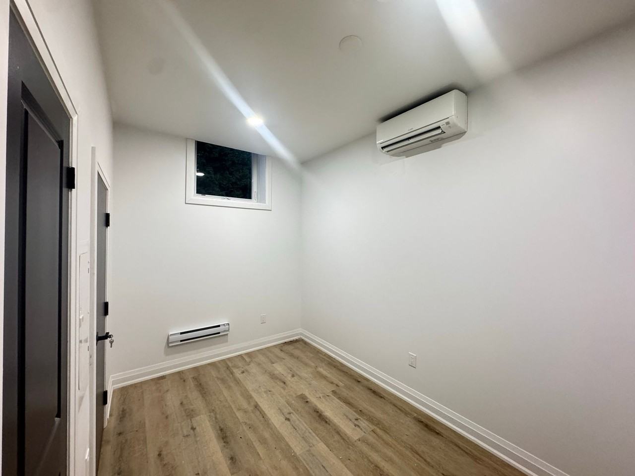 32 PRICE AVE - Photo 4 of 50