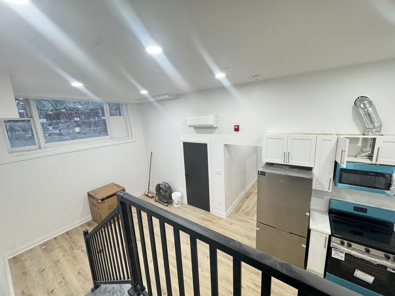 32 PRICE AVE - Photo 6 of 50