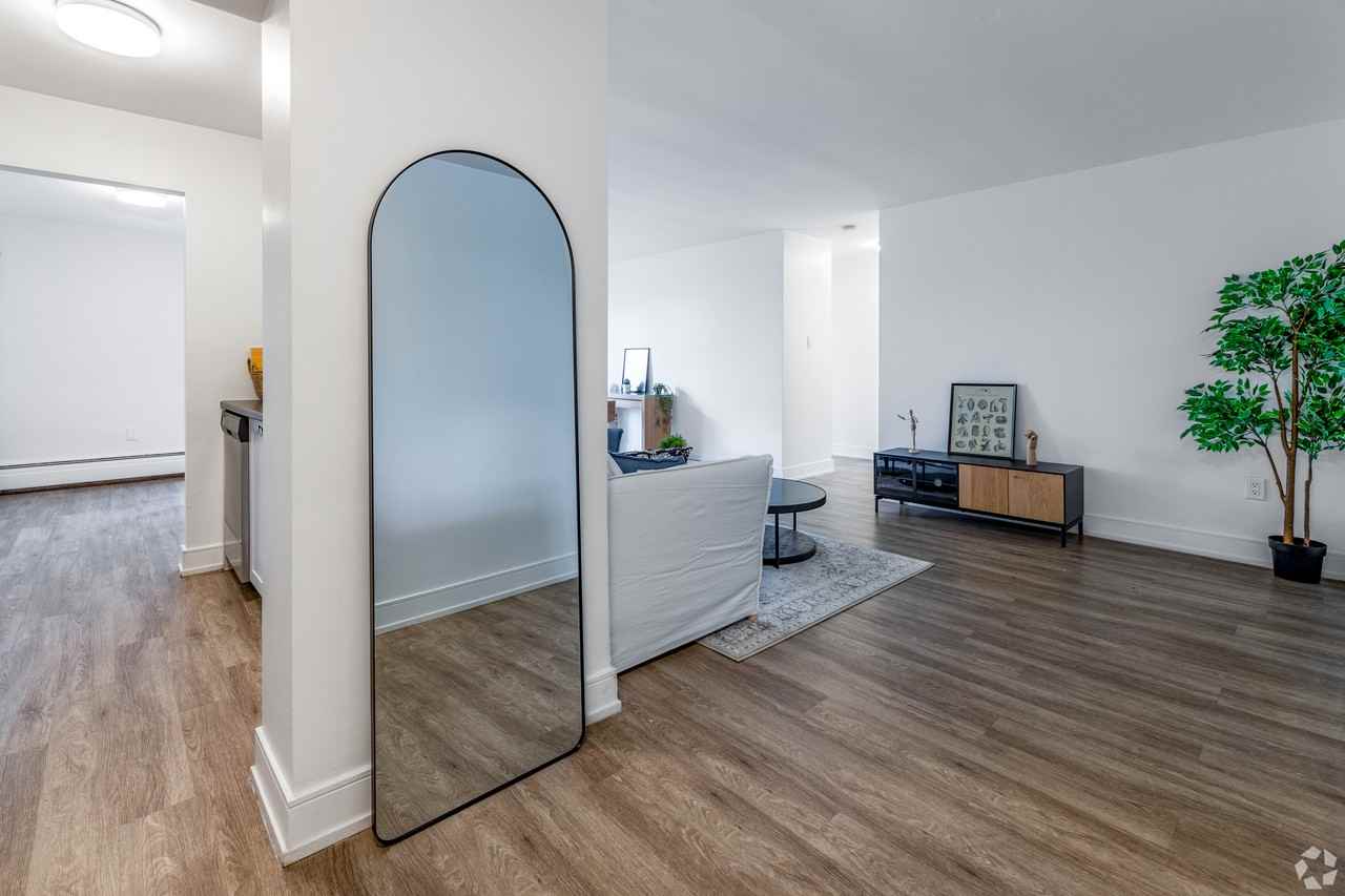 520-560 Mornington Avenue - Photo 4 of 14