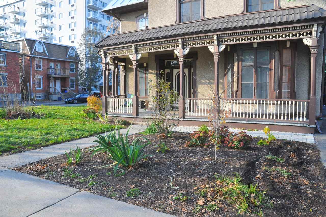 Laurier Apartments - Photo 2 of 5