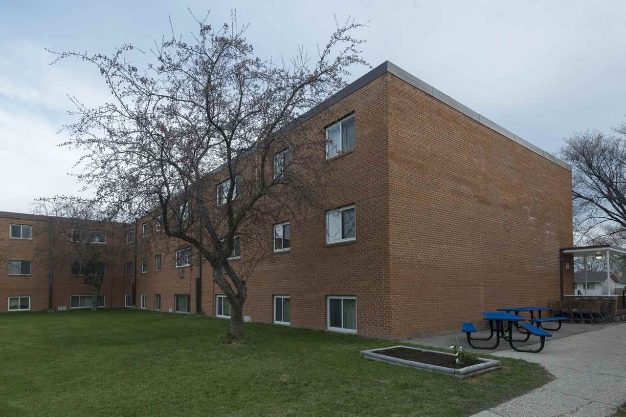 Kildare Manor - Photo 4 of 5