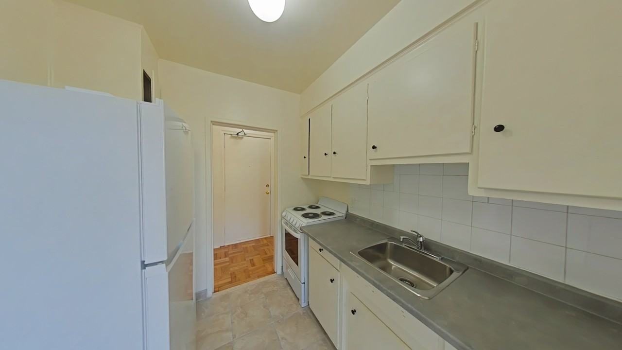 1637 Victoria Park Avenue - Photo 4 of 15