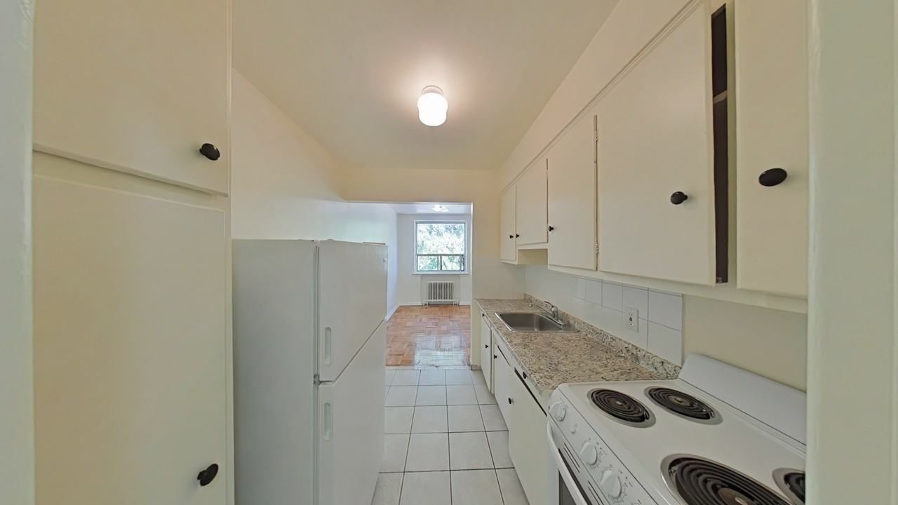 1637 Victoria Park Avenue - Photo 5 of 15