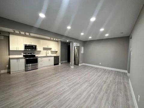 Fairtree Manor in QUEEN MARY PARK ***RENOVATED - Photo 6 of 9