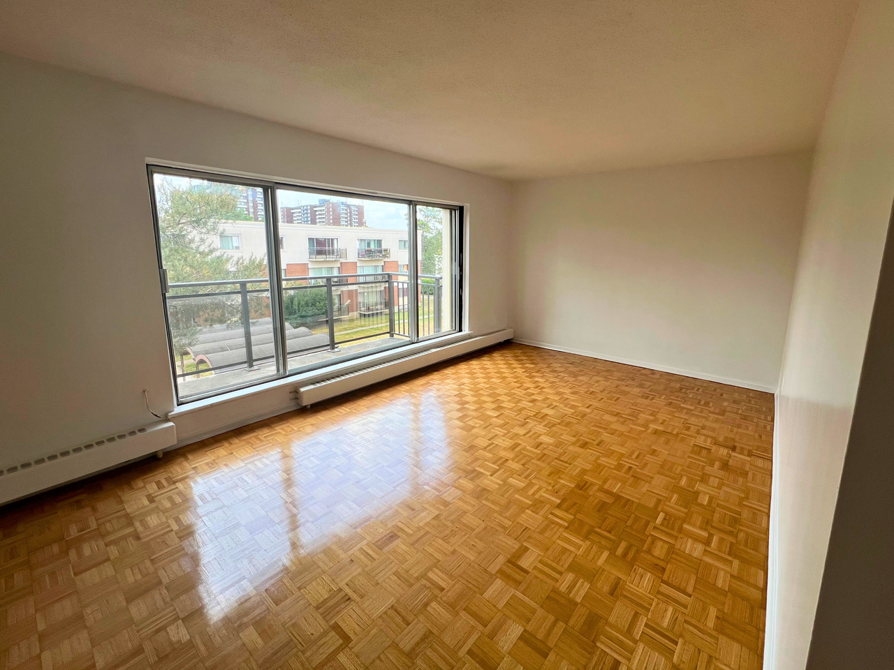 Regency Court Apartments - Photo 6 of 26