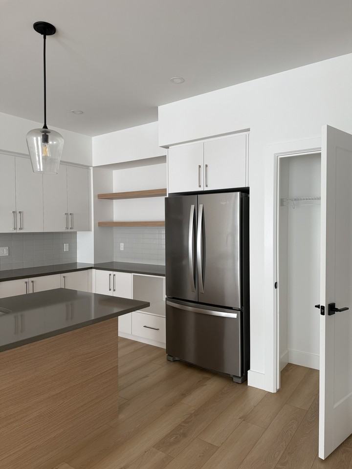 4255 Lismer Lane - Photo 4 of 11