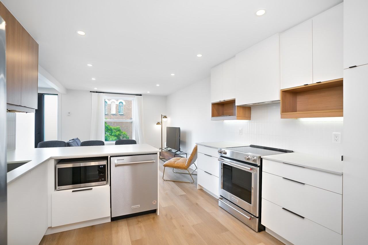 The Mile-End - Douek.ca - Photo 2 of 26