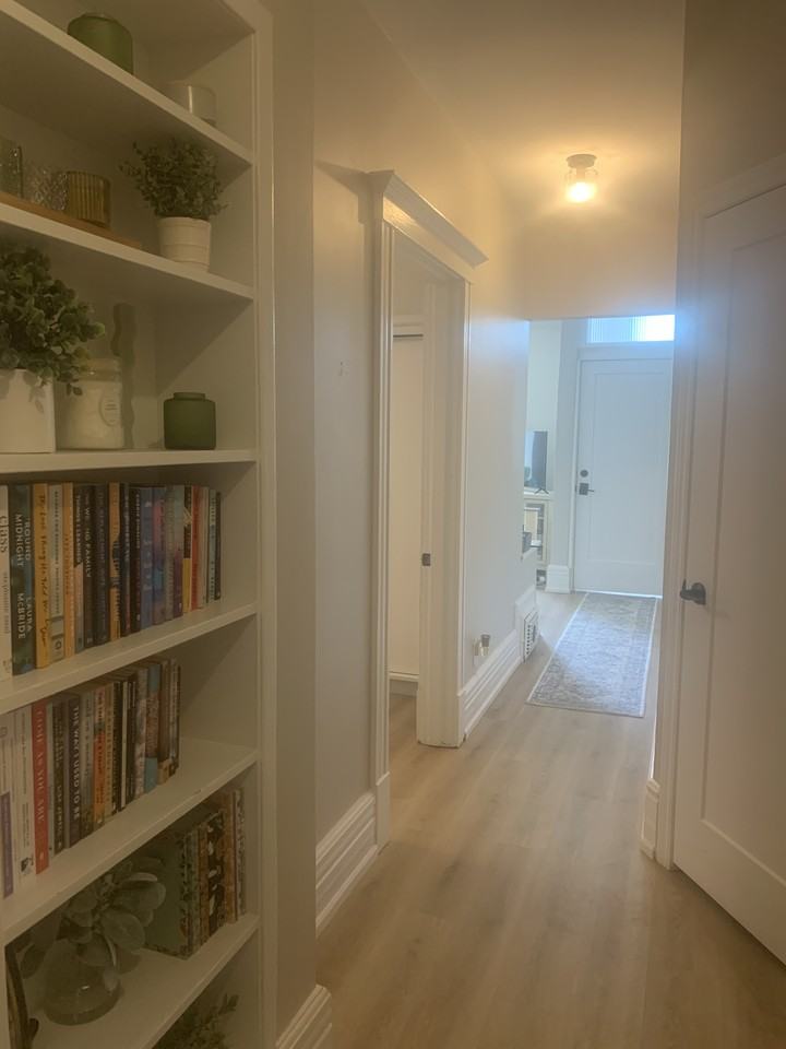 219 Stinson St., Main Floor Unit - Photo 6 of 17