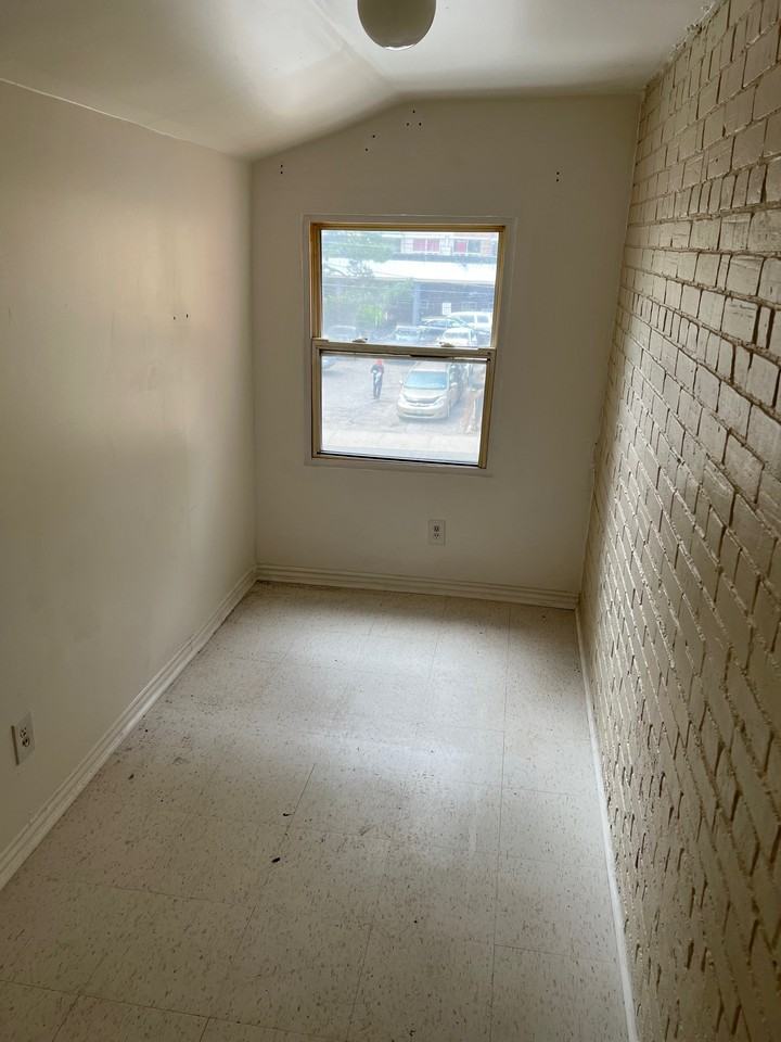 Homewood Rooming - Photo 2 of 3