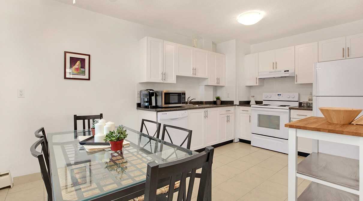 Queenswood House - Photo 2 of 20