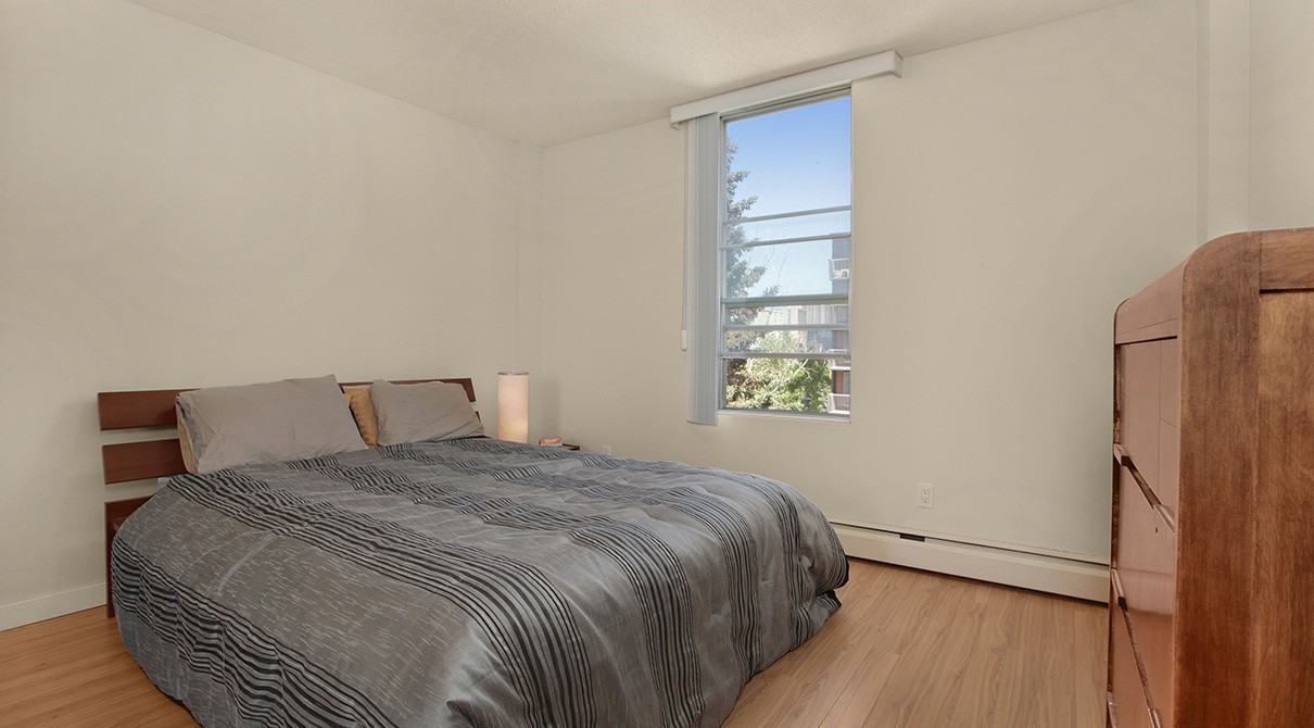 Queenswood House - Photo 6 of 20