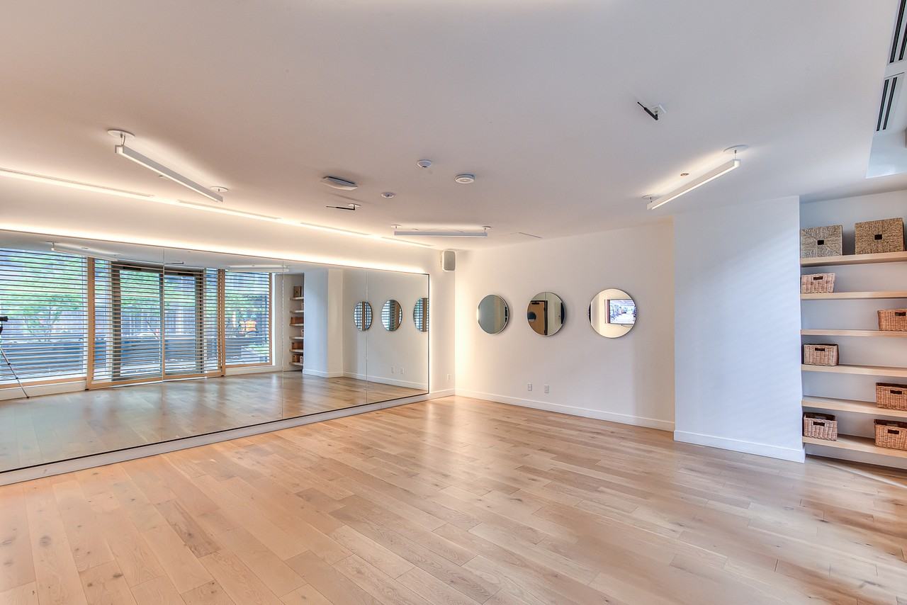 Bleury Luxury Apartments - Photo 4 of 11