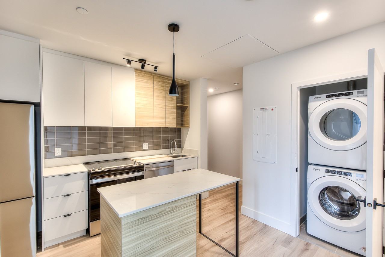 Bleury Luxury Apartments - Photo 6 of 11