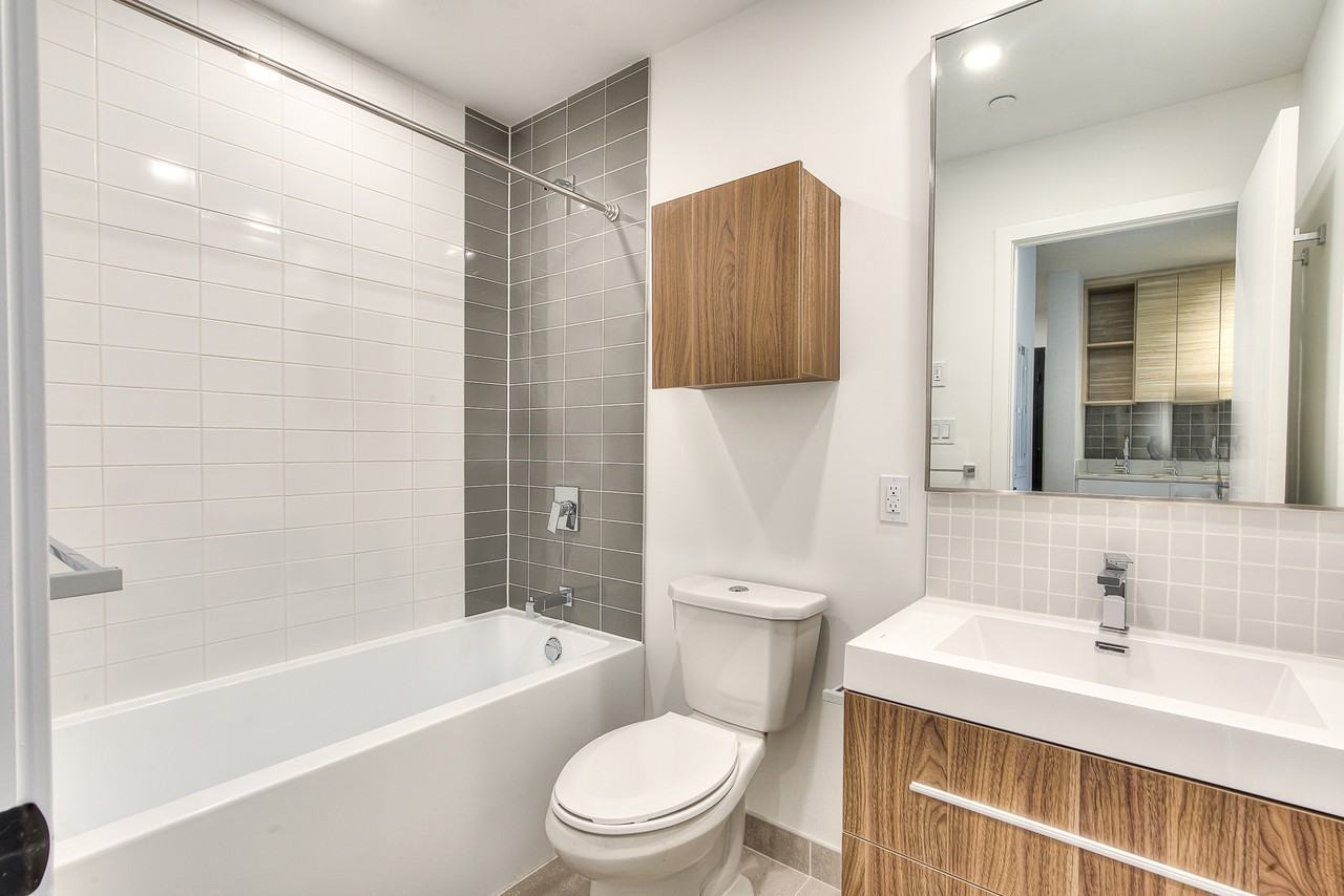 Bleury Luxury Apartments - Photo 7 of 11