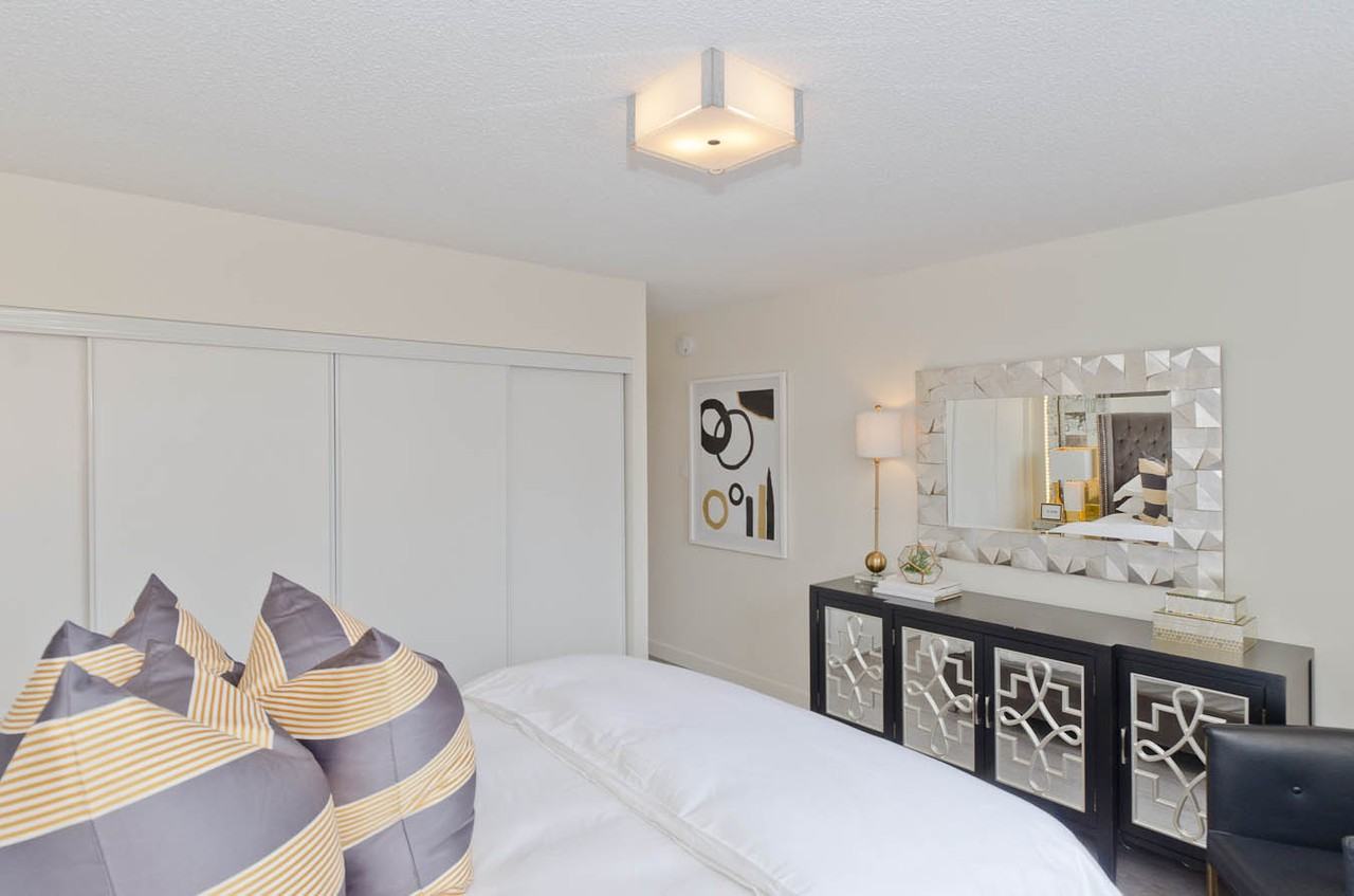 Chateau Apartments - Photo 4 of 19