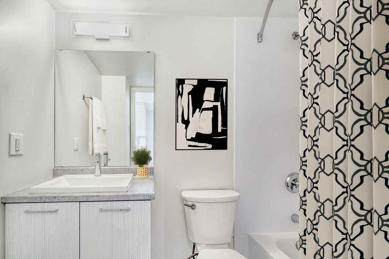 Broadway Centre - Photo 7 of 21