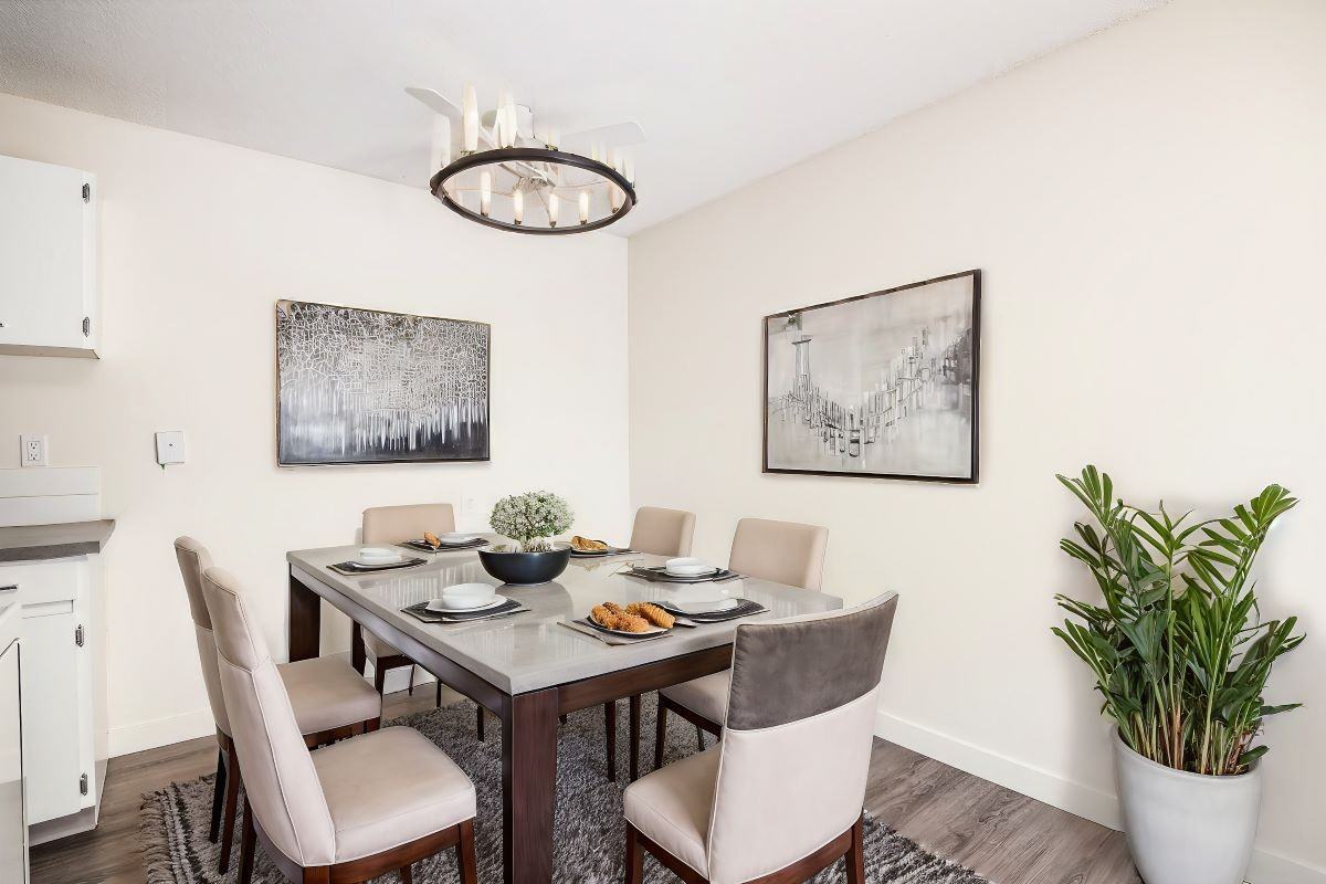 McMurray Manor - Photo 2 of 5