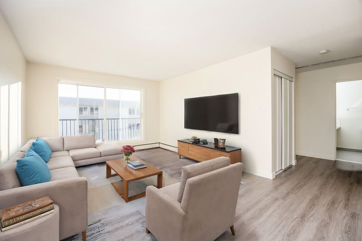 McMurray Manor - Photo 4 of 5