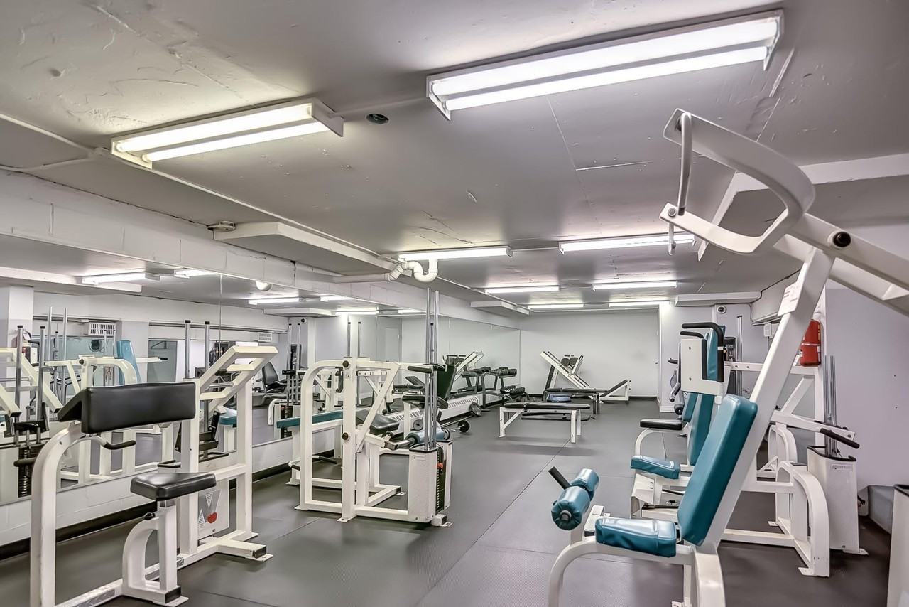 Hi-Rise 3 - Photo 7 of 9