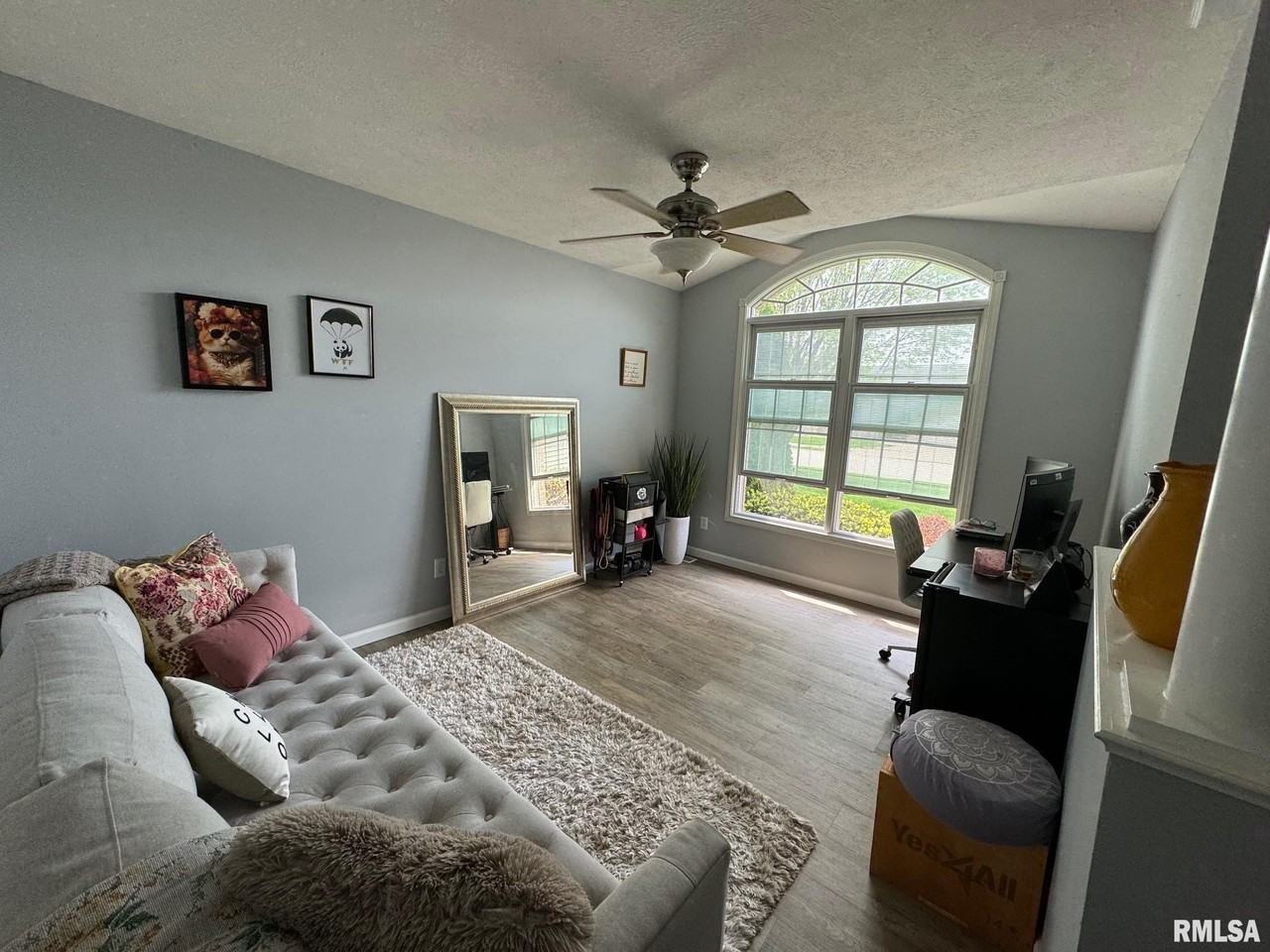 4019 Marryat Dr - Photo 2 of 10