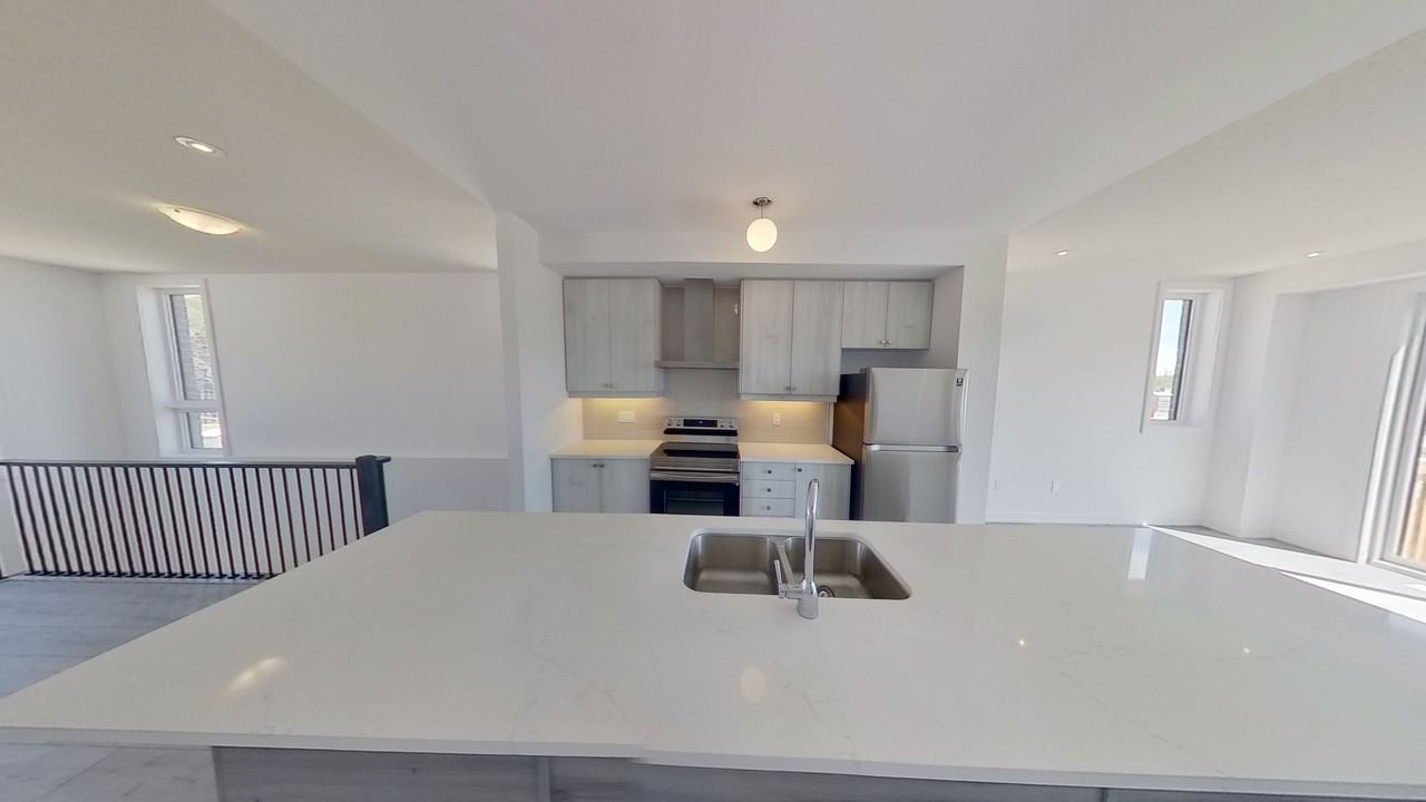 THREE BEDROOM TOWNHOME - BARRIE - Photo 4 of 18