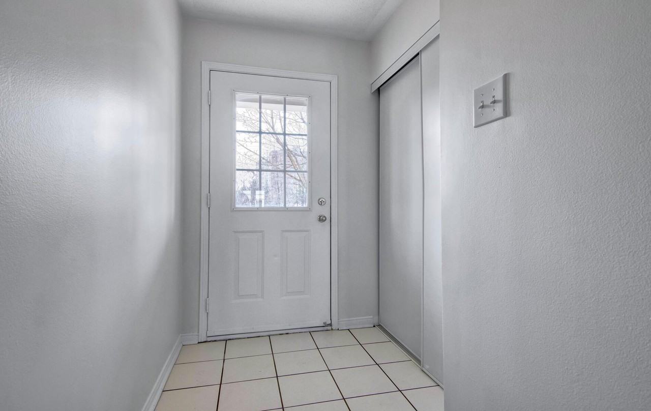 Daniels Gateway, Erin Centre - Photo 2 of 23