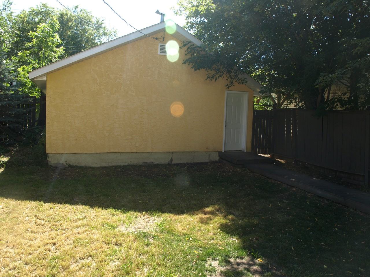 9821 78 Avenue - Photo 2 of 7