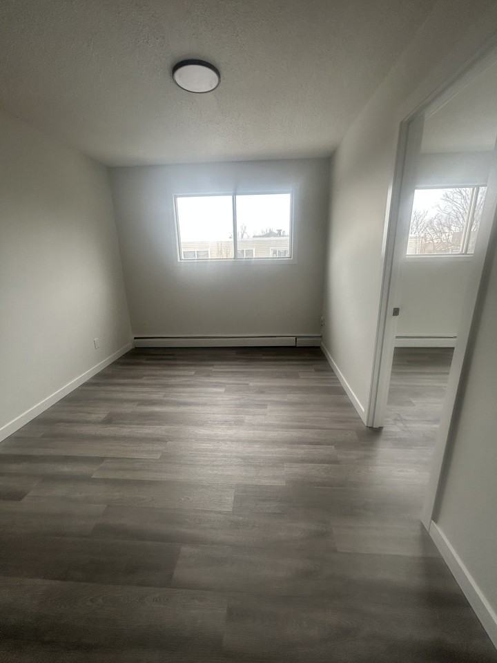 Grasslands Manor - Photo 7 of 9