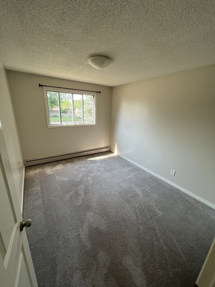 Vista Court - Photo 5 of 12