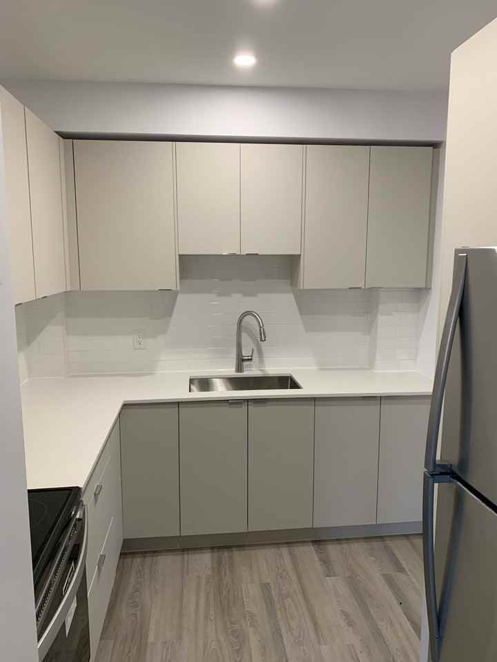 4635 Avenue Clanranald - Photo 2 of 37