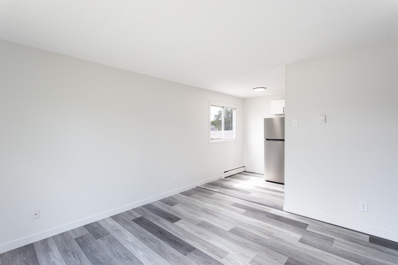 Shelly Manor - Photo 5 of 16