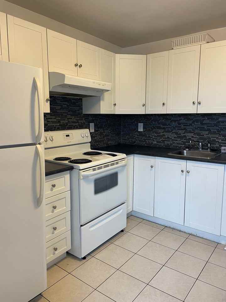 175 King Edward - Photo 7 of 10