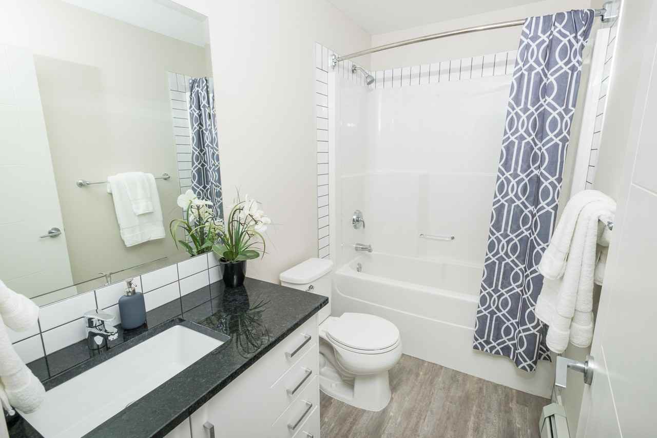 St Claire - Photo 4 of 18