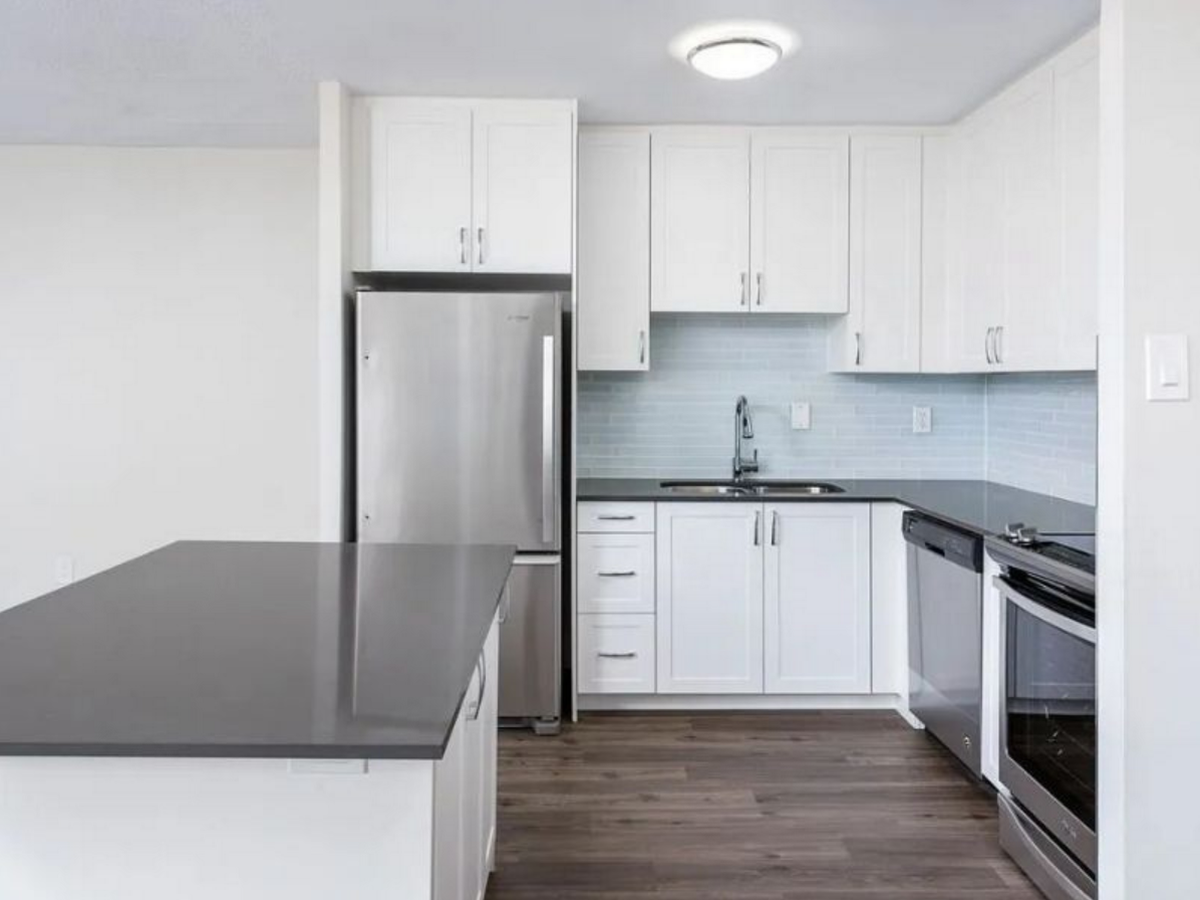 3045 Queen Frederica Drive - Photo 4 of 17