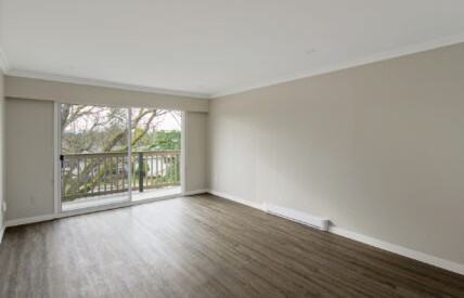 Woodridge Manor Apartments - Photo 3 of 17