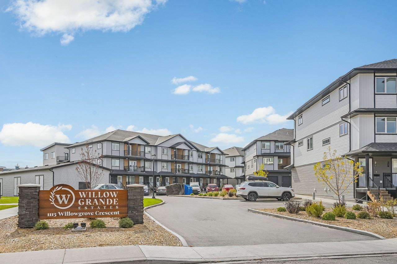 Willow Grande Estates - Photo 2 of 9