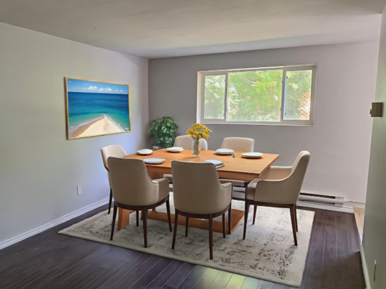 Queens Court Apartments - Photo 4 of 9