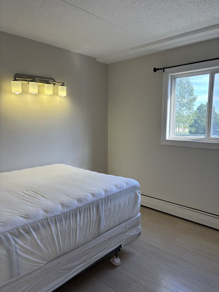 18 Schemmer Bay - Photo 2 of 50