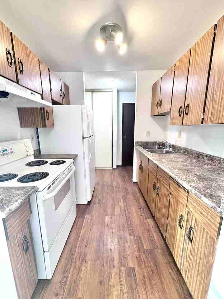 Amblewood Terrace - Photo 7 of 17