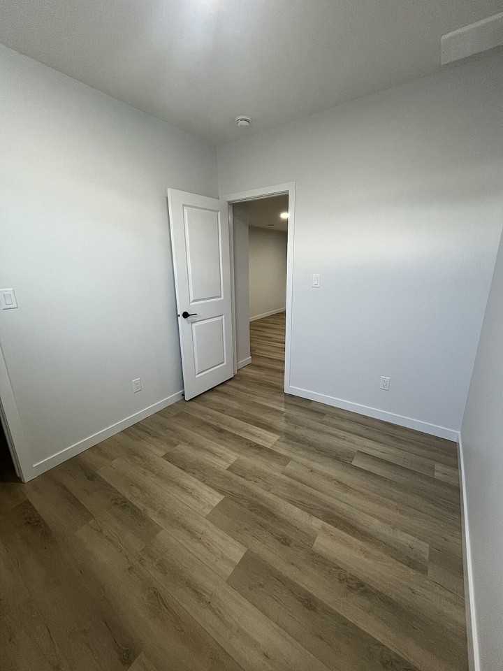 8632 181 Ave NW Basement - Photo 5 of 11