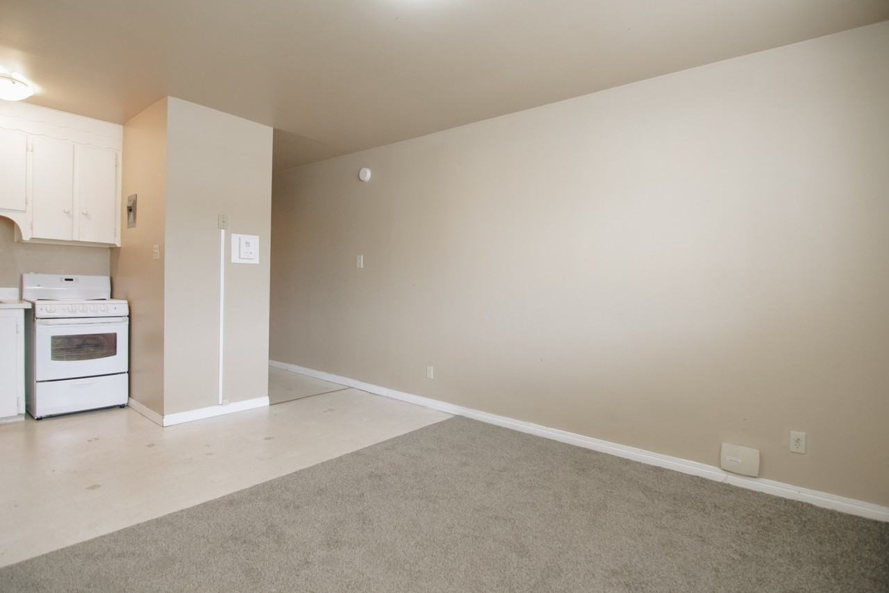 2834 Parliament Ave - Photo 3 of 11