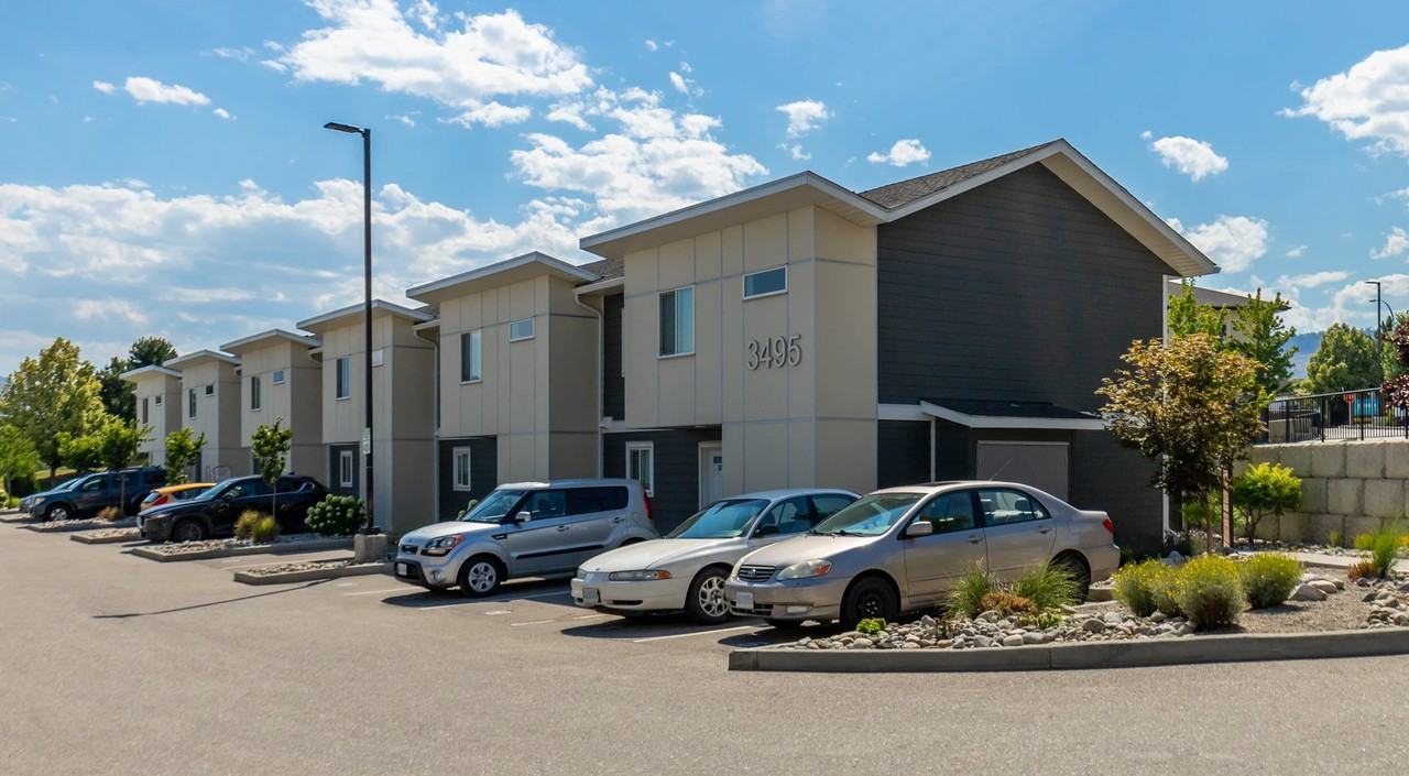Lakeview Ridge Townhomes - Photo 3 of 15