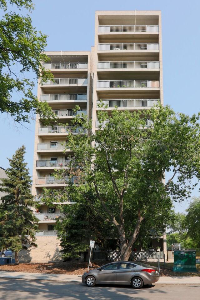 21 Roslyn Road - Photo 7 of 11