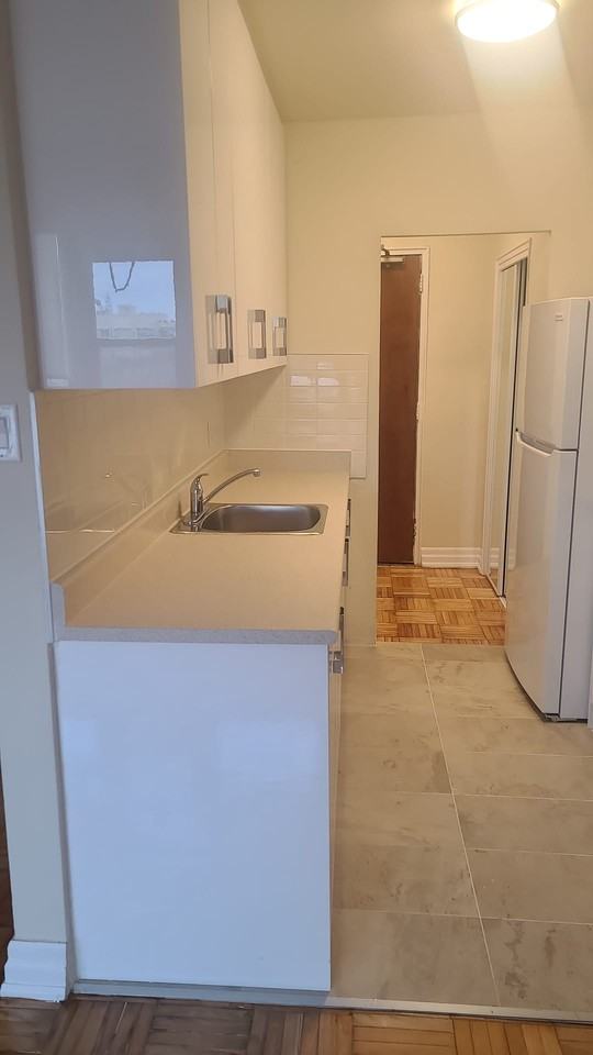 330 Hopewell Ave - Photo 4 of 50